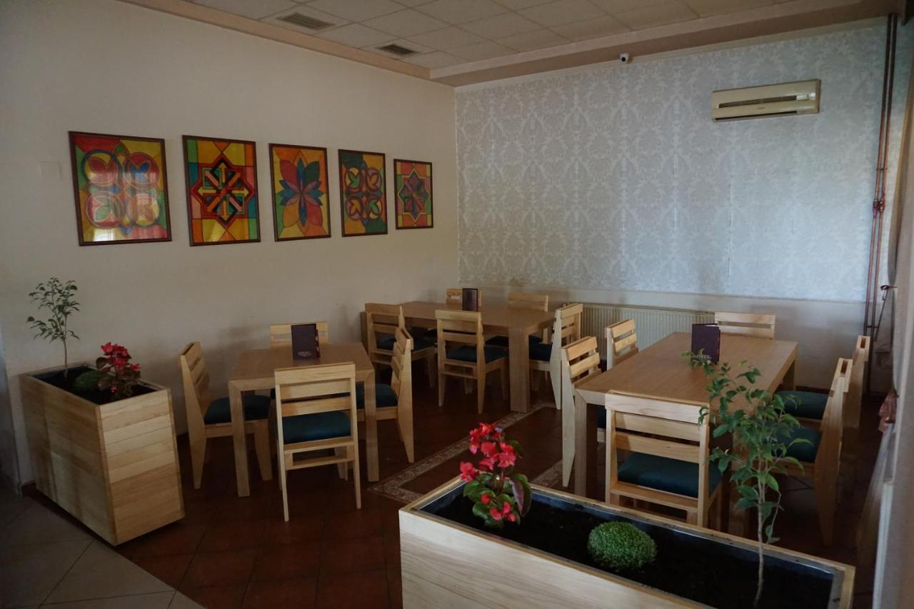 Guesthouse & Restaurant Tekovina สเมเดเรโว ภายนอก รูปภาพ