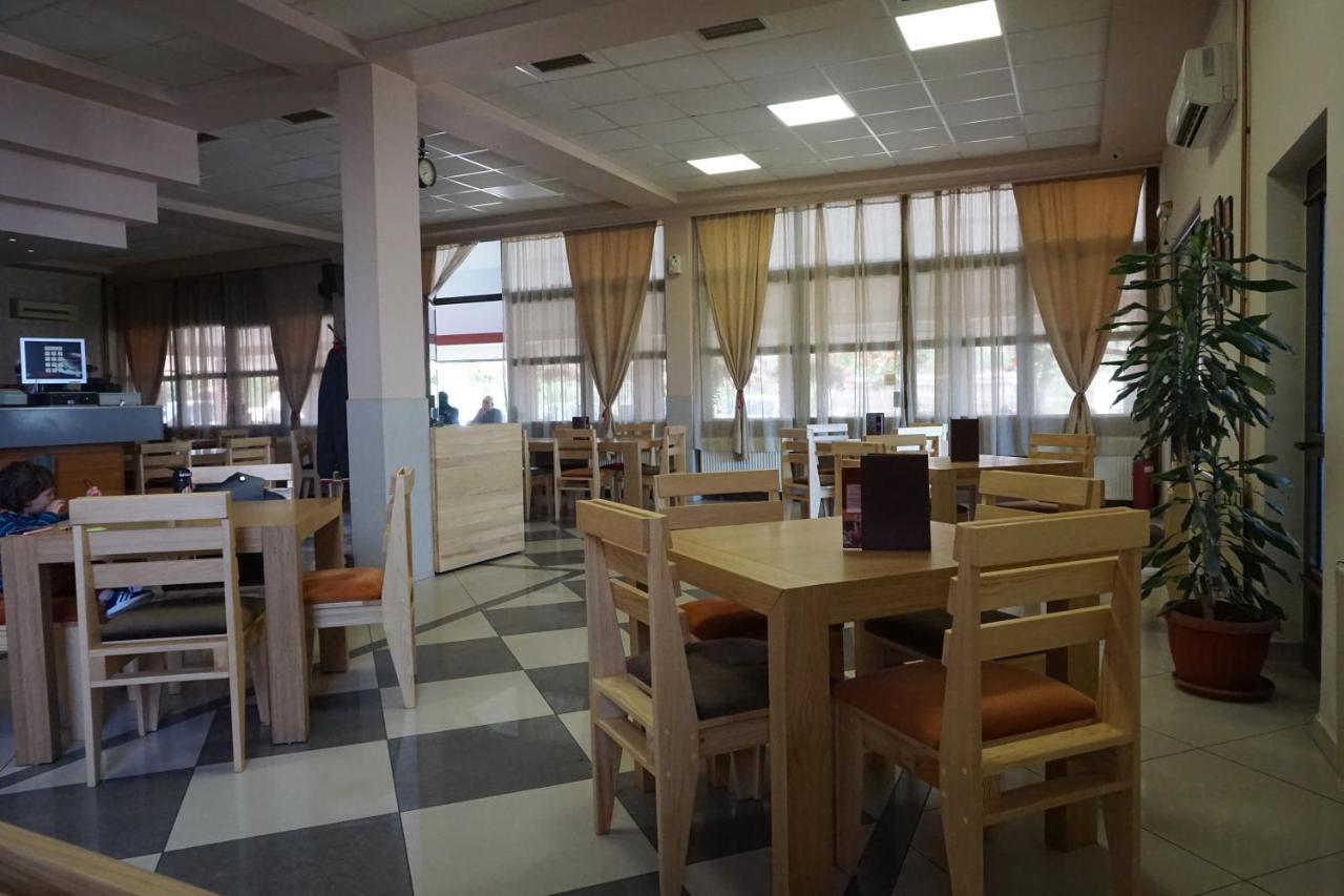 Guesthouse & Restaurant Tekovina สเมเดเรโว ภายนอก รูปภาพ