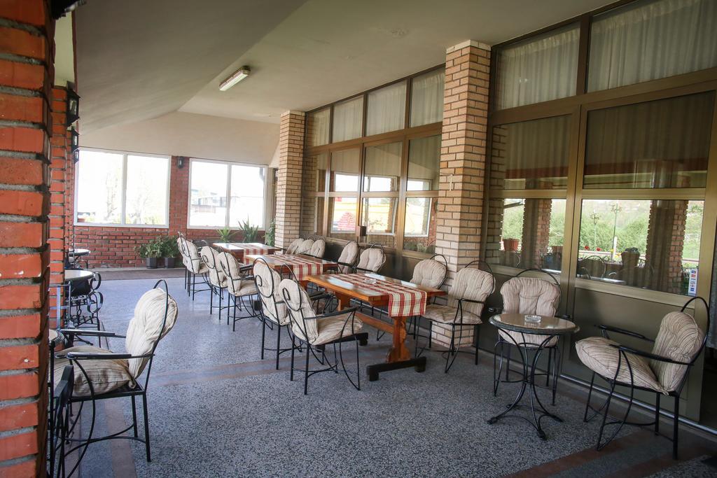 Guesthouse & Restaurant Tekovina สเมเดเรโว ภายนอก รูปภาพ