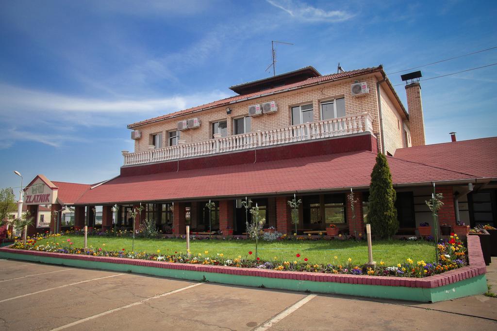 Guesthouse & Restaurant Tekovina สเมเดเรโว ภายนอก รูปภาพ