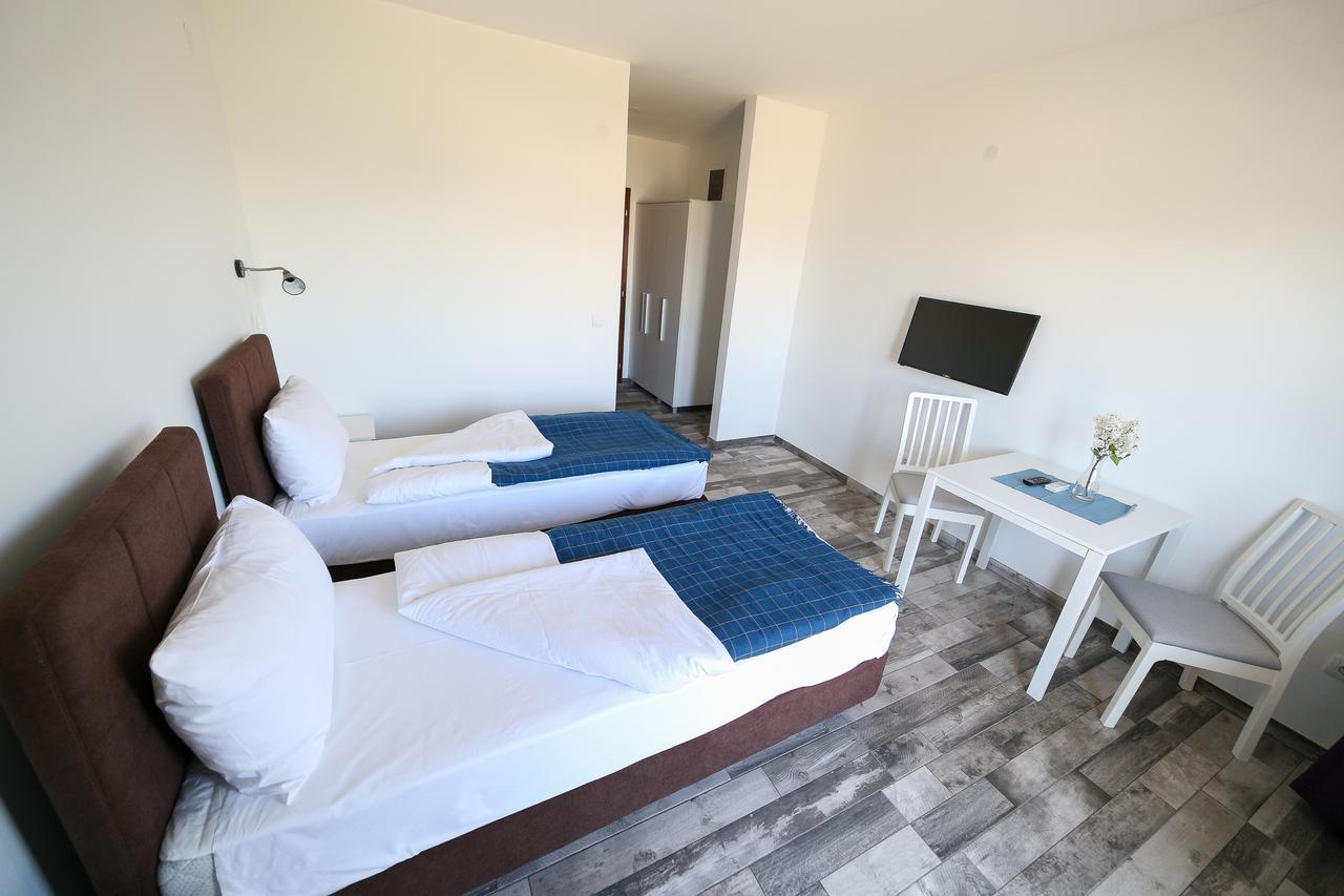 Guesthouse & Restaurant Tekovina สเมเดเรโว ภายนอก รูปภาพ