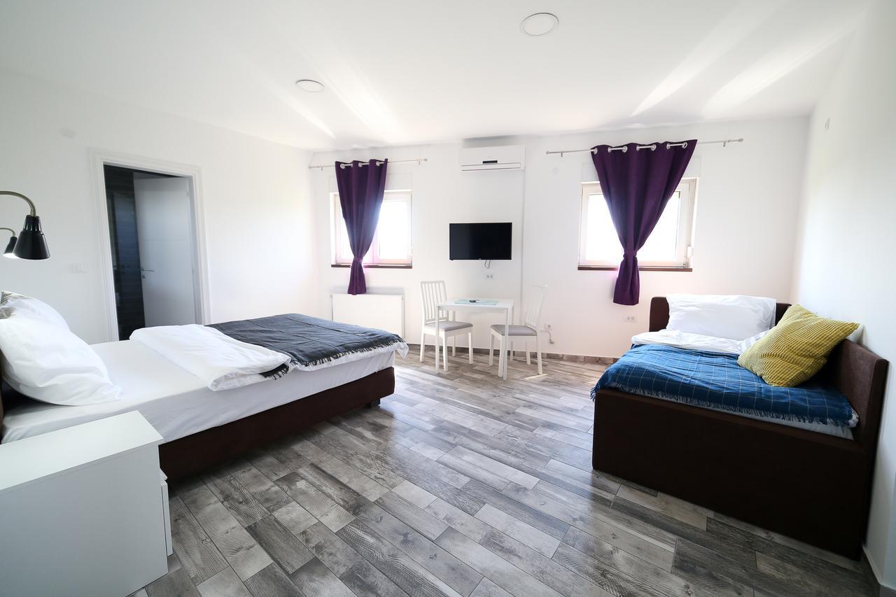Guesthouse & Restaurant Tekovina สเมเดเรโว ภายนอก รูปภาพ