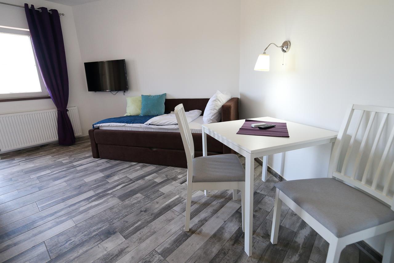 Guesthouse & Restaurant Tekovina สเมเดเรโว ภายนอก รูปภาพ